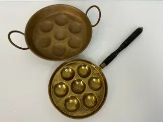 2 små æbleskivepander i messing