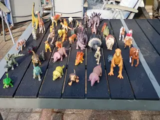 dinosaurer legetøj 