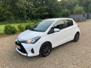 TOYOTA YARIS VAN 1,5 HYBRID E-CVT