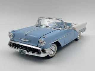 1957 Oldsmobile Super 88 1:18  