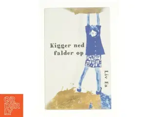 Kigger ned falder op