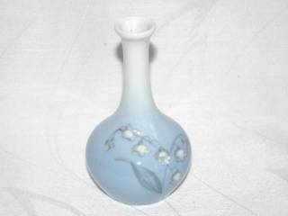 Vase med liljekonval fra B& G
