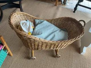 Dukkeseng i Rattan