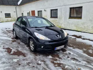 🟡 Peugeot 206+ – 1.4 benzin – 2011 – Nysynet – Ny