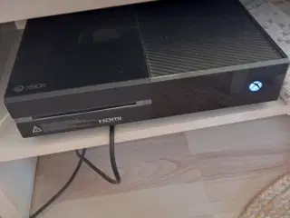 Xbox One konsol sælges 