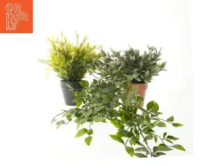 Kunstige planter i potter fra IKEA (str. 26 cm)