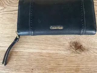 Pung/clutch fra Calvin Klein