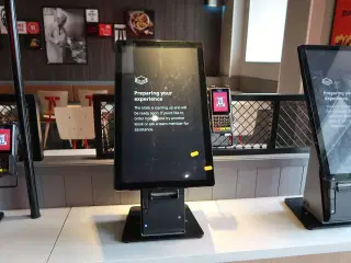 All-in-one touch computer ELO ESY22i5 med bonprinter samt dankortterminal