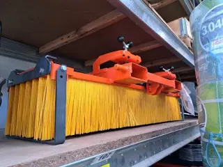 - - - ZL150