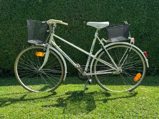 Damecykel retro med 2 cykelkurve