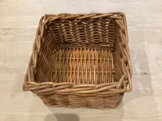 Meget flot fletkurv