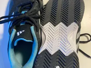 Adidas Gamecourt 2 sko str 38,5