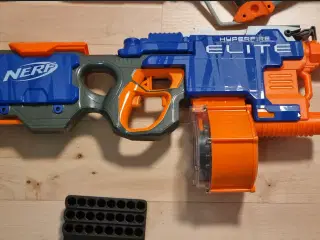 Diverse nerfguns samt mål