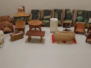 Vintage dukkehusmøbler i træ mm. 30 dele