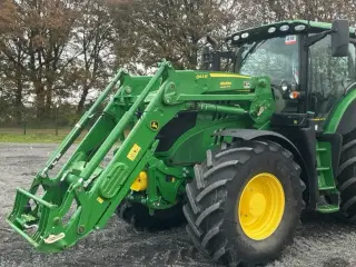 2021 John Deere 6215R