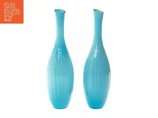 To blå glasvaser (str. 38 cm)