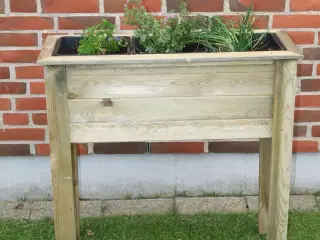 3 og 6 stk.  Plantekasser