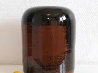 Vase af keramiker og designer Tue Poulsen