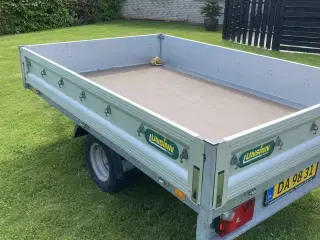 Stærk Trailer 