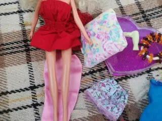 Barbie sæt 5 kr ialt 