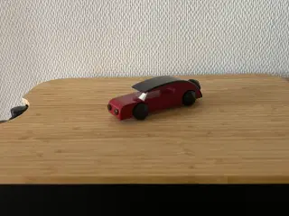 Kaj Bojesen Automobil, Sedan Rød og Sort