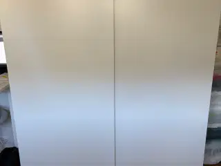 2 x IKEA skydedørs skabe