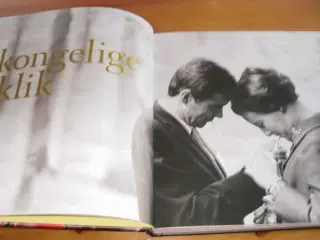 SE, DE VINKER. Op og ned med kongehuset.