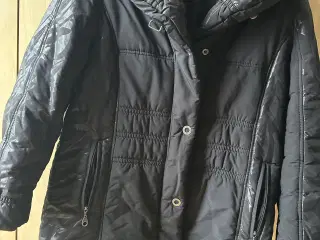 Vinterjakke med fine detaljer
