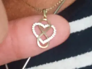 14 karat guld kæde med vedhæng 