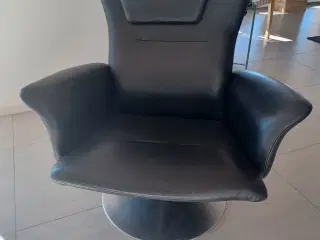Hjort  Knudsen læderstol i sort