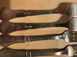 Gafler kongebro og knive med træskaft