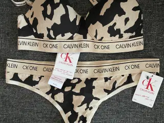 Lækkert nyt Calvin Klein undertøjssæt
