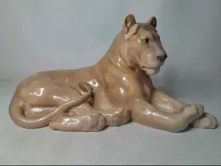 Royal Copenhagen Hunløve #804.