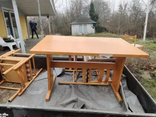 Spisebord + stole