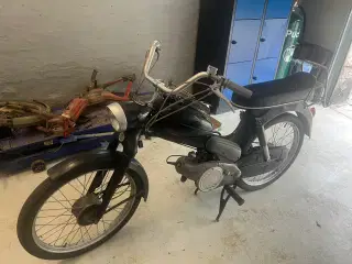 Tomos 3 gear på vej ind