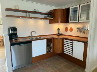 Komplet og velholdt maghoni Unoform køkken