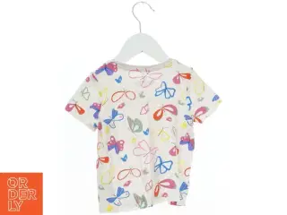Børne T-shirt med sommerfugletryk fra M&S (str. 98) fra M&S (str. 98)