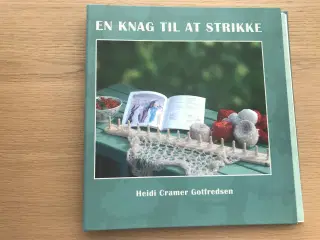 En Knag Til At Strikke  af Heidi Cramer Gotfredsen