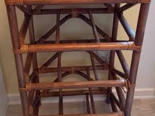 Smuk reol i bambus – sælges uden kurve