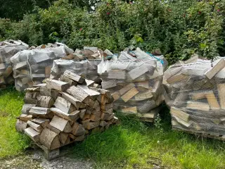 Brænde gran kløvet 450 kr. Tørt nåletræs brænde, 