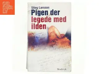 Pigen der legede med ilden (Millennium, 2. Bind) af Stieg Larsson (Bog)