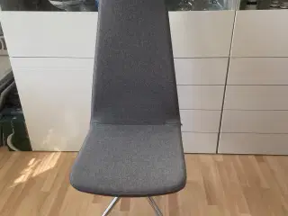 Spisebordsstole.