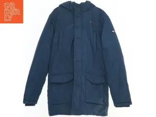 Vinterjakke med hætte fra Tommy Hilfiger (str. 152)