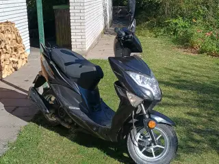 Køber Defekte Scootere/Knallerter