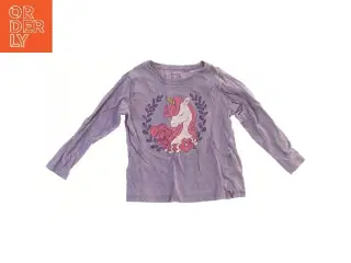 Langærmet bluse med enhjørningmotiv fra VRS (str. 92)