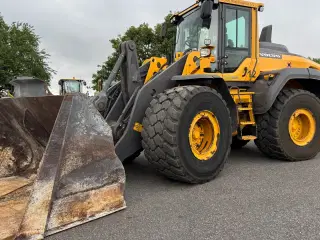 Volvo L 120 H MED SKOVL OG TVILLINGEHJUL!