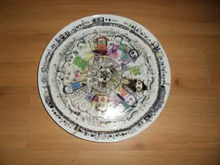 POUL PAVA. Aida. Stort rundt fad/platte i porcelæn