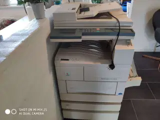 XEROX  kopimaskine. sort hvid kan afhentes gratis.