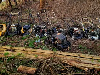 10 defekte plæneklippere sælges