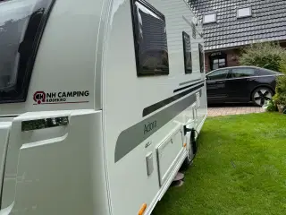 Adria Adora 482Lu  Super flot stand 